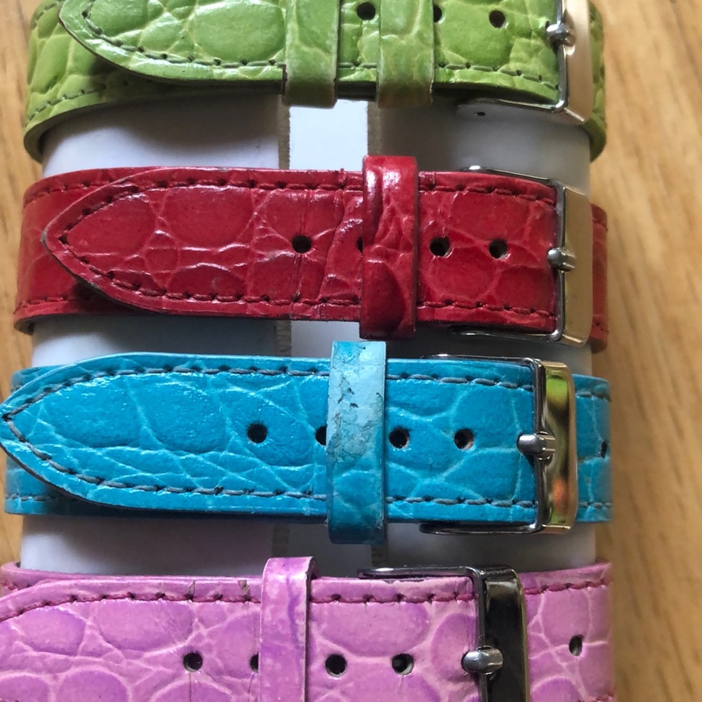 Watch With Five Different Bands. - image 5